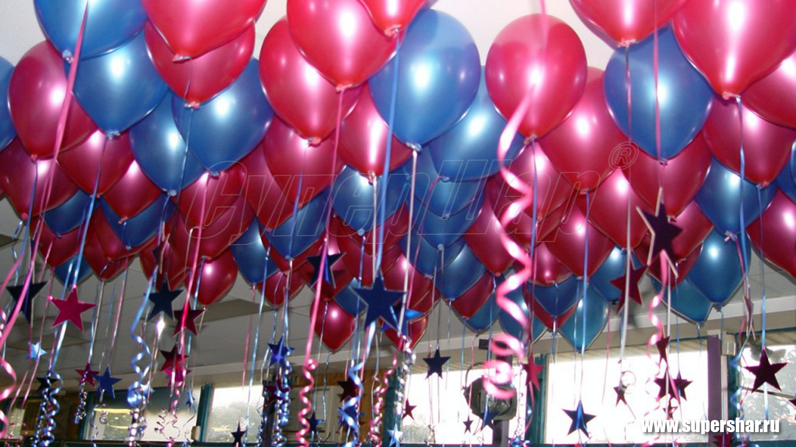 Комната с шарами. Украшение шарами. Воздушные шары. Украшение комнаты шарами на день рождения. Шарики гелевые.